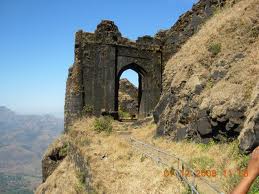 Historical places around Pune - Vadhu